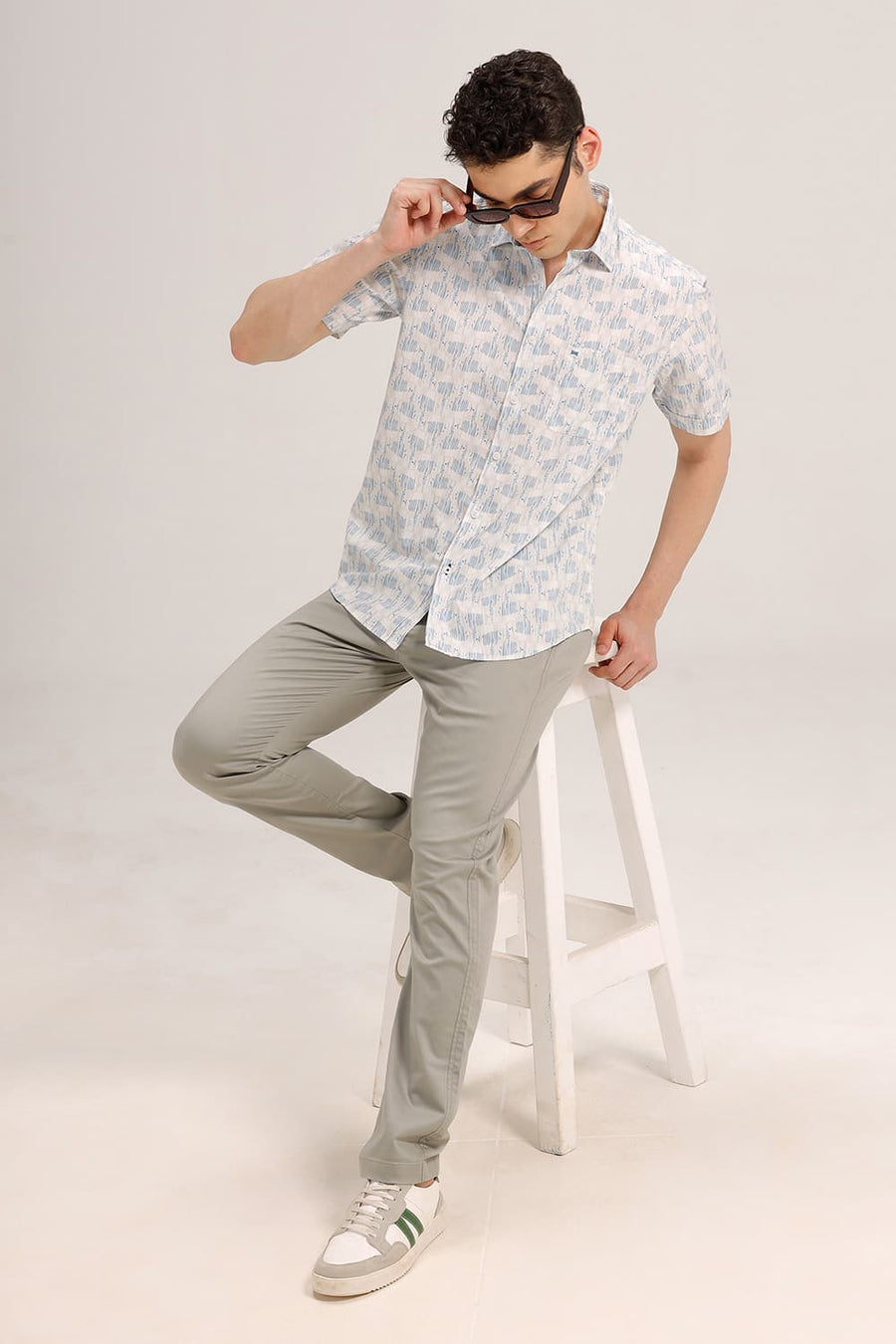 BASICS SLIM FIT INDIGO BLUE COTTON POPLIN PRINTED HALFSLEEVES SHIRT