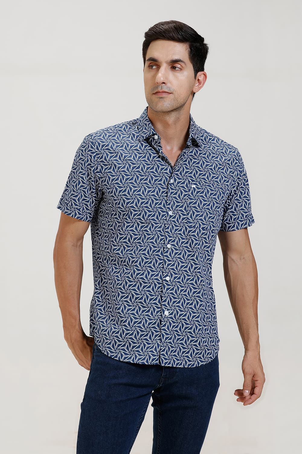 SLIM FIT COTTON POPLIN PRINTED HALFSLEEVES SHIRT