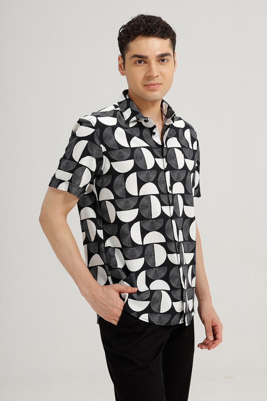 BASICS SLIM FIT BLACK BEAUTY COTTON HOPSACK PRINTED HALFSLEEVES SHIRT