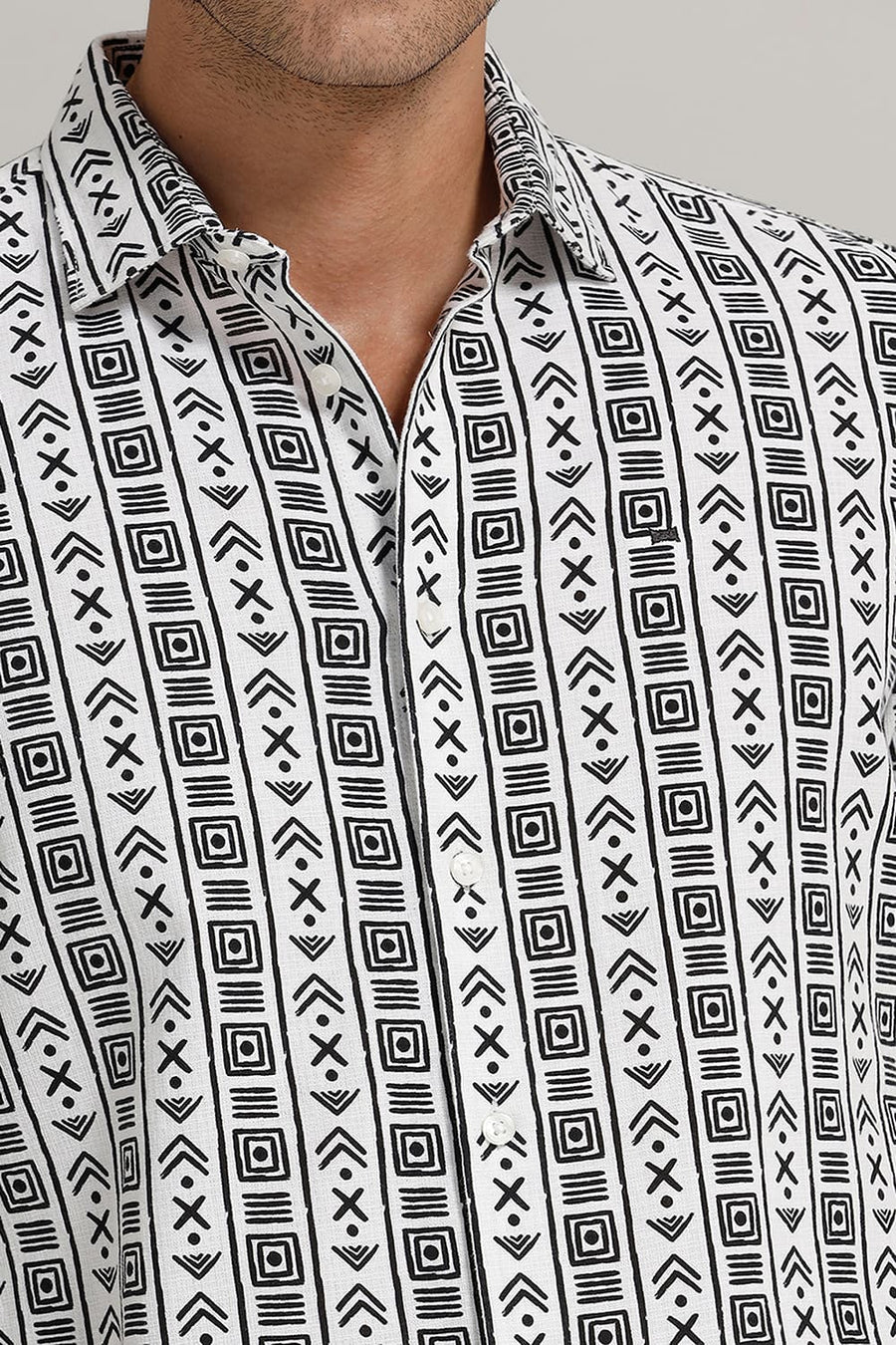 BASICS SLIM FIT WHITE COAL COTTON HOPSACK PRINTED HALFSLEEVES SHIRT