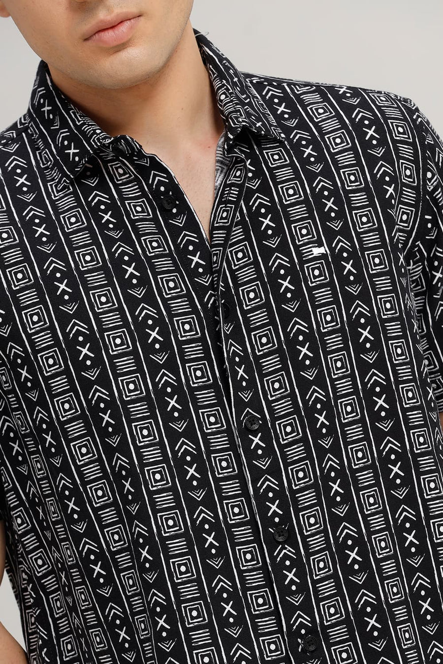 BASICS SLIM FIT BLACK BEAUTY COTTON HOPSACK PRINTED HALFSLEEVES SHIRT