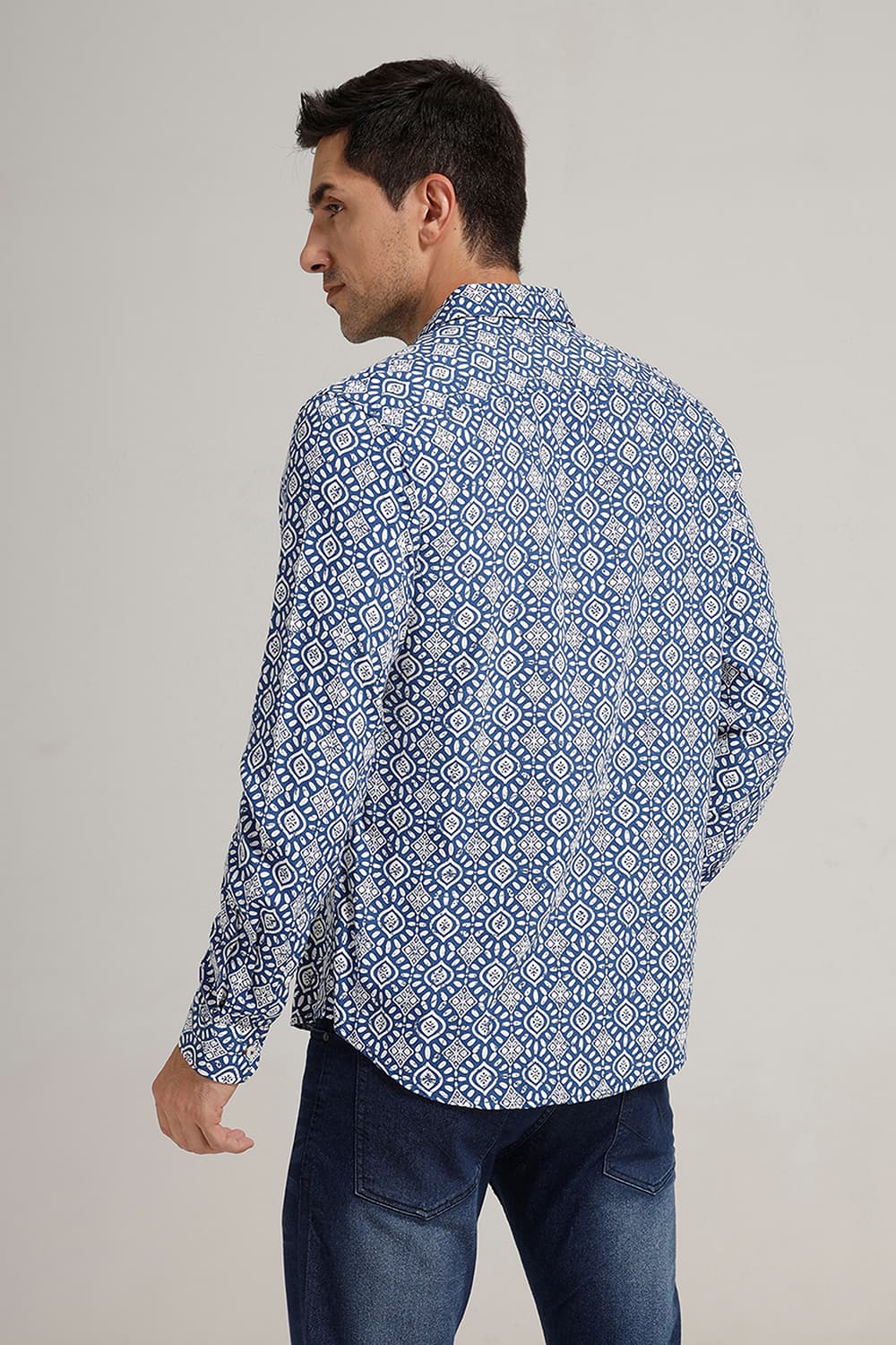 SLIM FIT VISCOSE PRINTED SHIRT