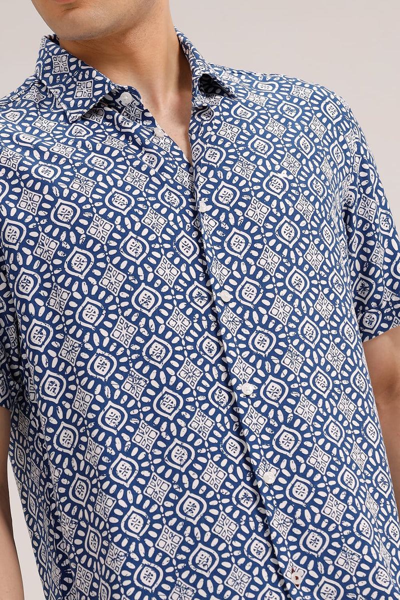 SLIM FIT VISCOSE PRINTED HALFSLEEVES SHIRT