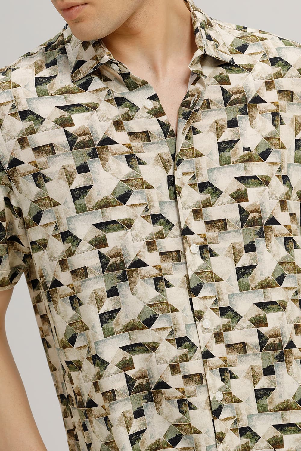 SLIM FIT VISCOSE DIGITAL PRINTED HALFSLEEVES SHIRT