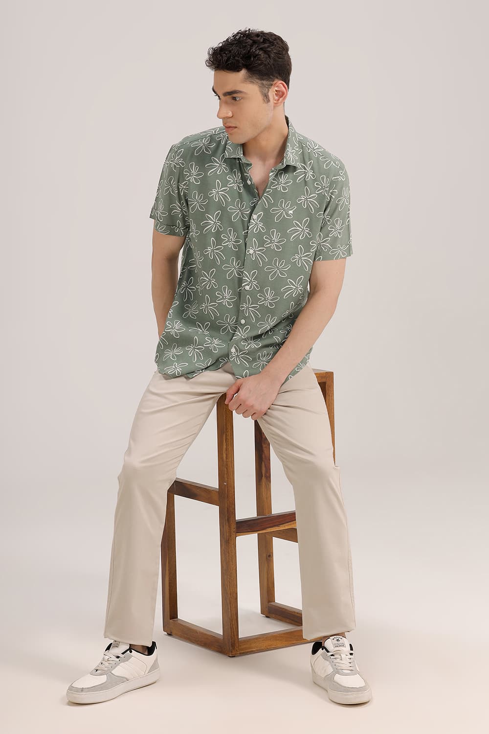 SLIM FIT VISCOSE PRINTED HALFSLEEVES SHIRT