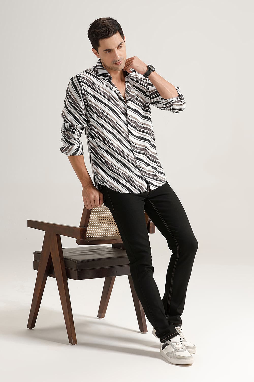 SLIM FIT VISCOSE PRINTED SHIRT