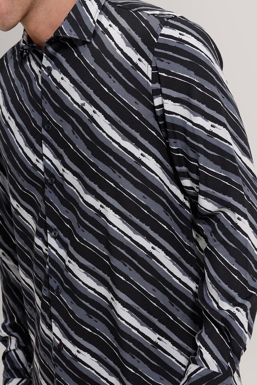 SLIM FIT VISCOSE PRINTED SHIRT