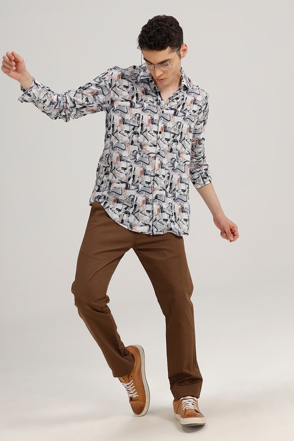 SLIM FIT VISCOSE DIGITAL PRINTED HALFSLEEVES SHIRT
