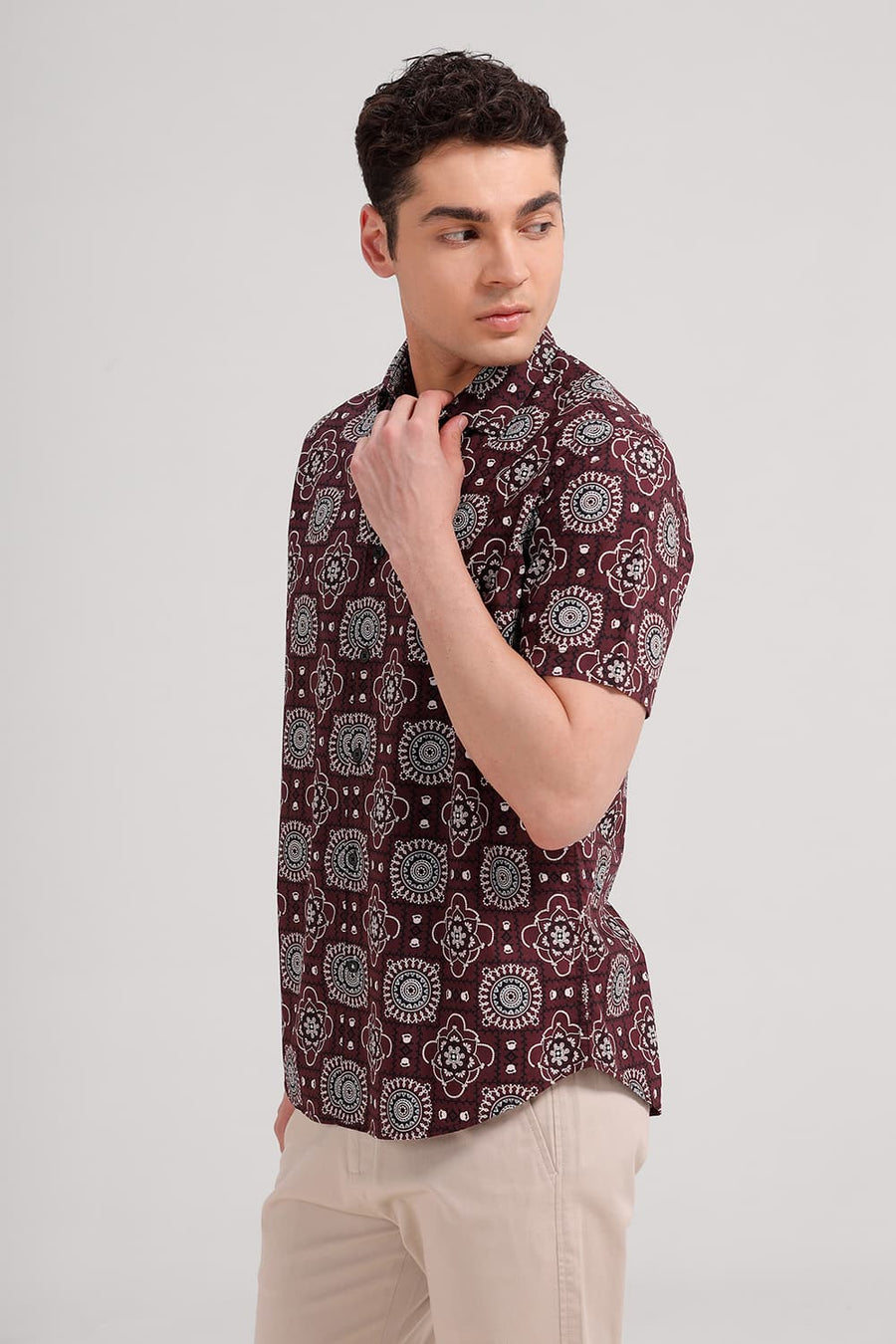 BASICS SLIM FIT MAROON WINE COTTON POPLIN PRINTED HALFSLEEVES SHIRT