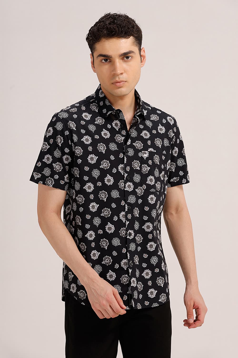 SLIM FIT COTTON POPLIN PRINTED HALFSLEEVES SHIRT