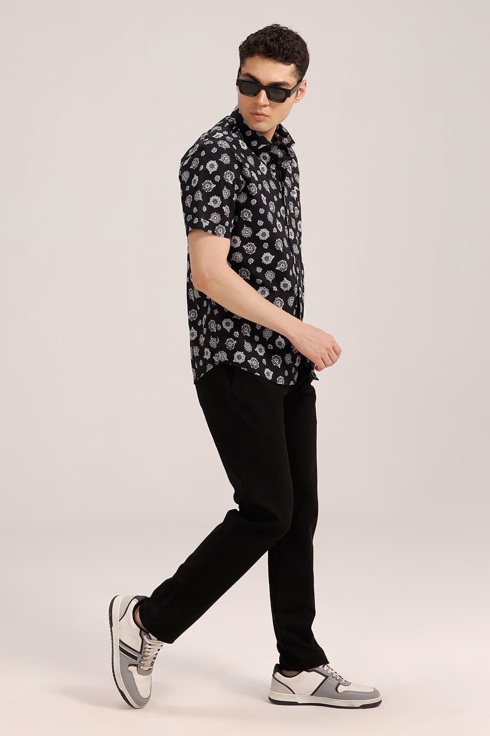 SLIM FIT COTTON POPLIN PRINTED HALFSLEEVES SHIRT