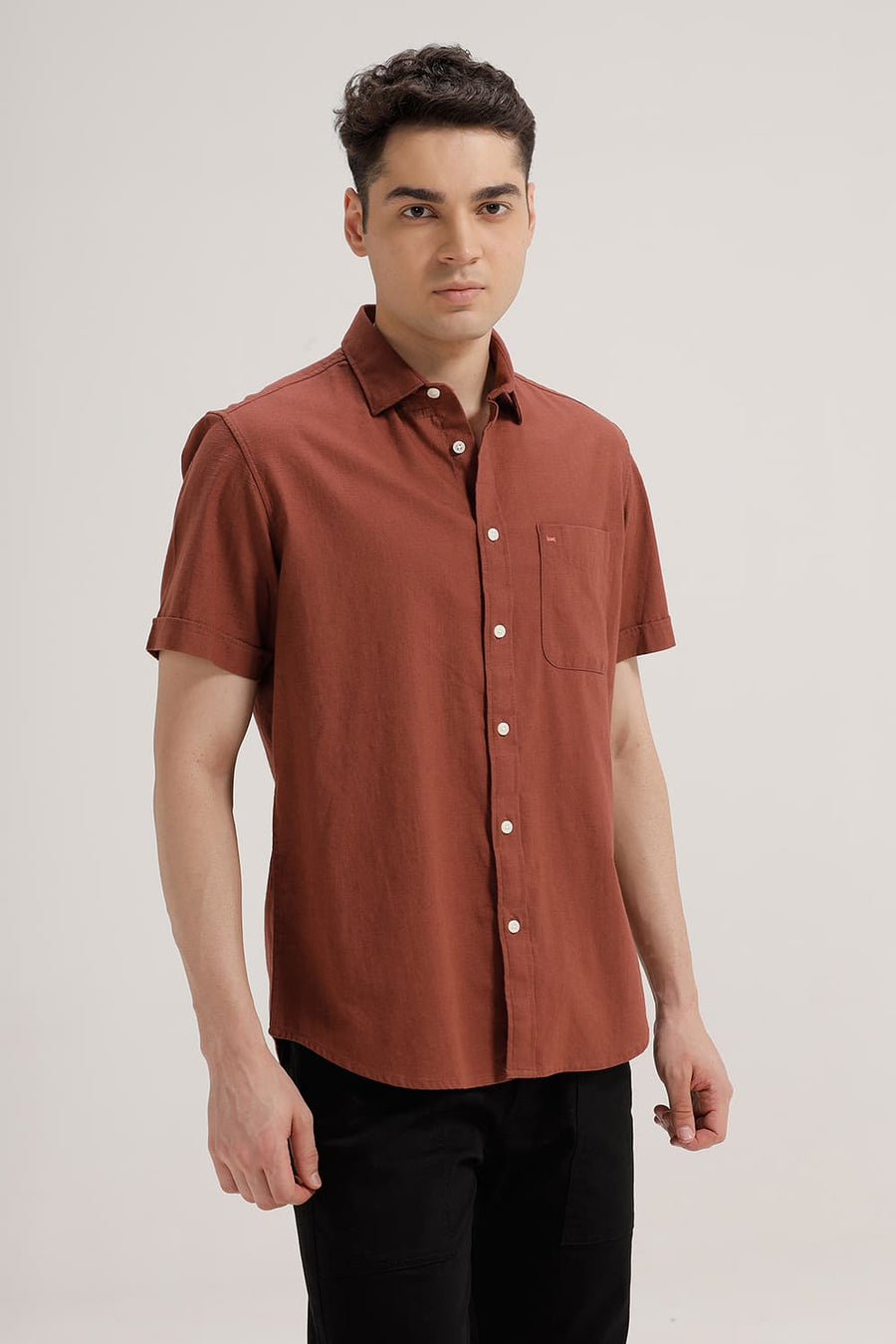 BASICS SLIM FIT ROASTED BRICK SLUB COTTON STRETCH HALFSLEEVES SHIRT