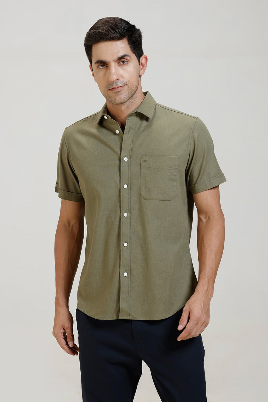 BASICS SLIM FIT OLIVE BRANCH SLUB COTTON STRETCH HALFSLEEVES SHIRT