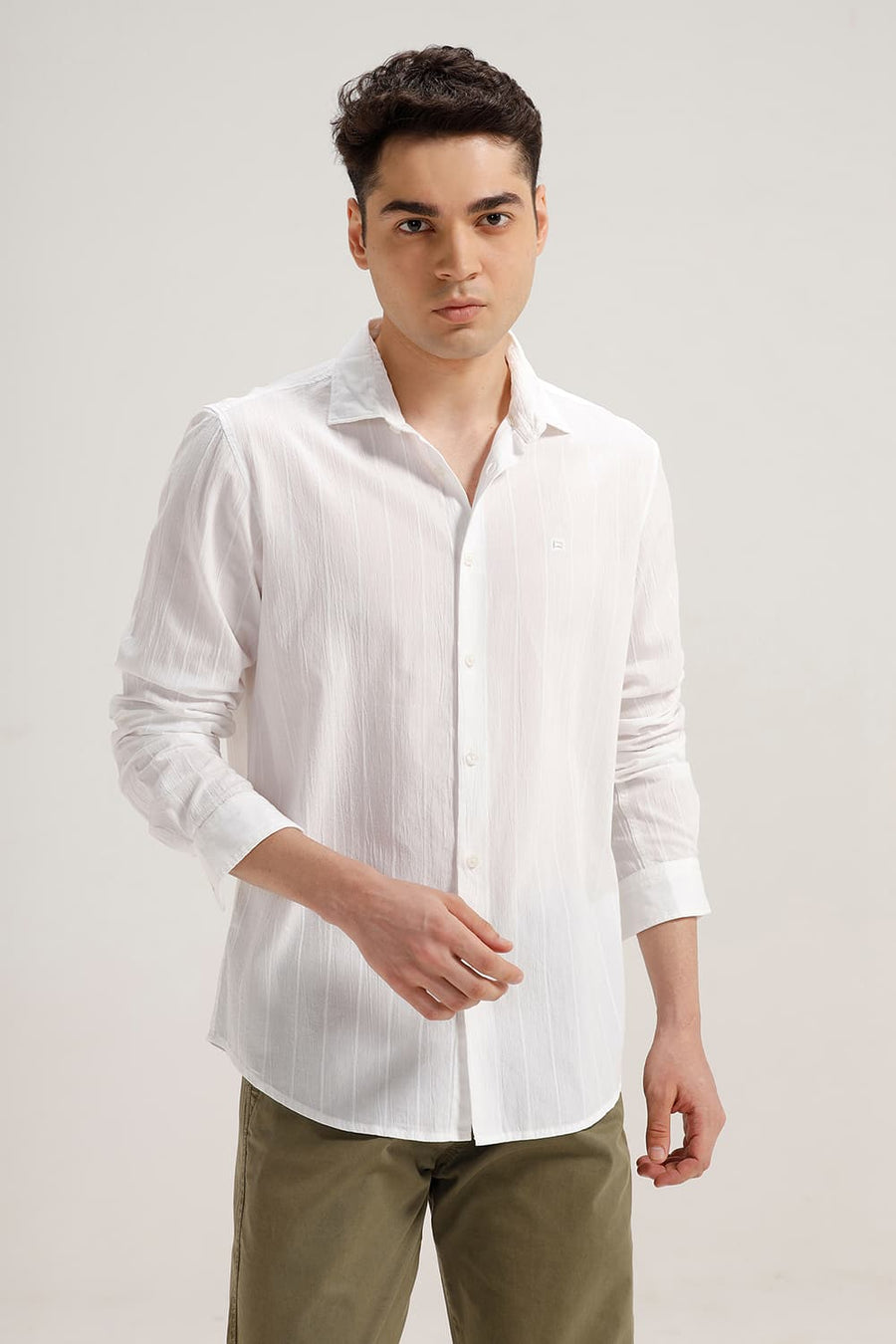 BASICS SLIM FIT CLOUD WHITE COTTON SEERSUCKER CRINKLE DOBBY STRIPE SHIRT