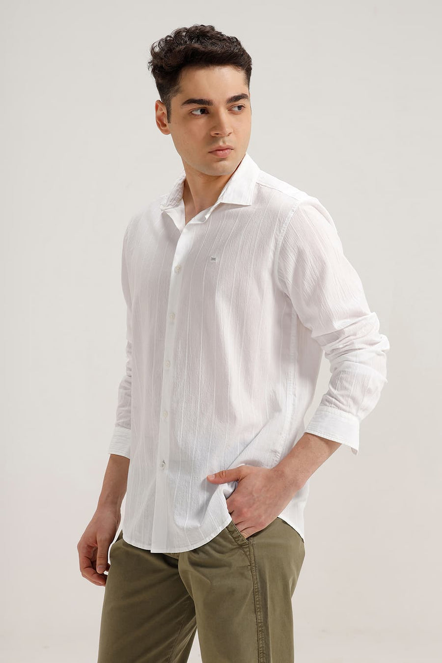 BASICS SLIM FIT CLOUD WHITE COTTON SEERSUCKER CRINKLE DOBBY STRIPE SHIRT