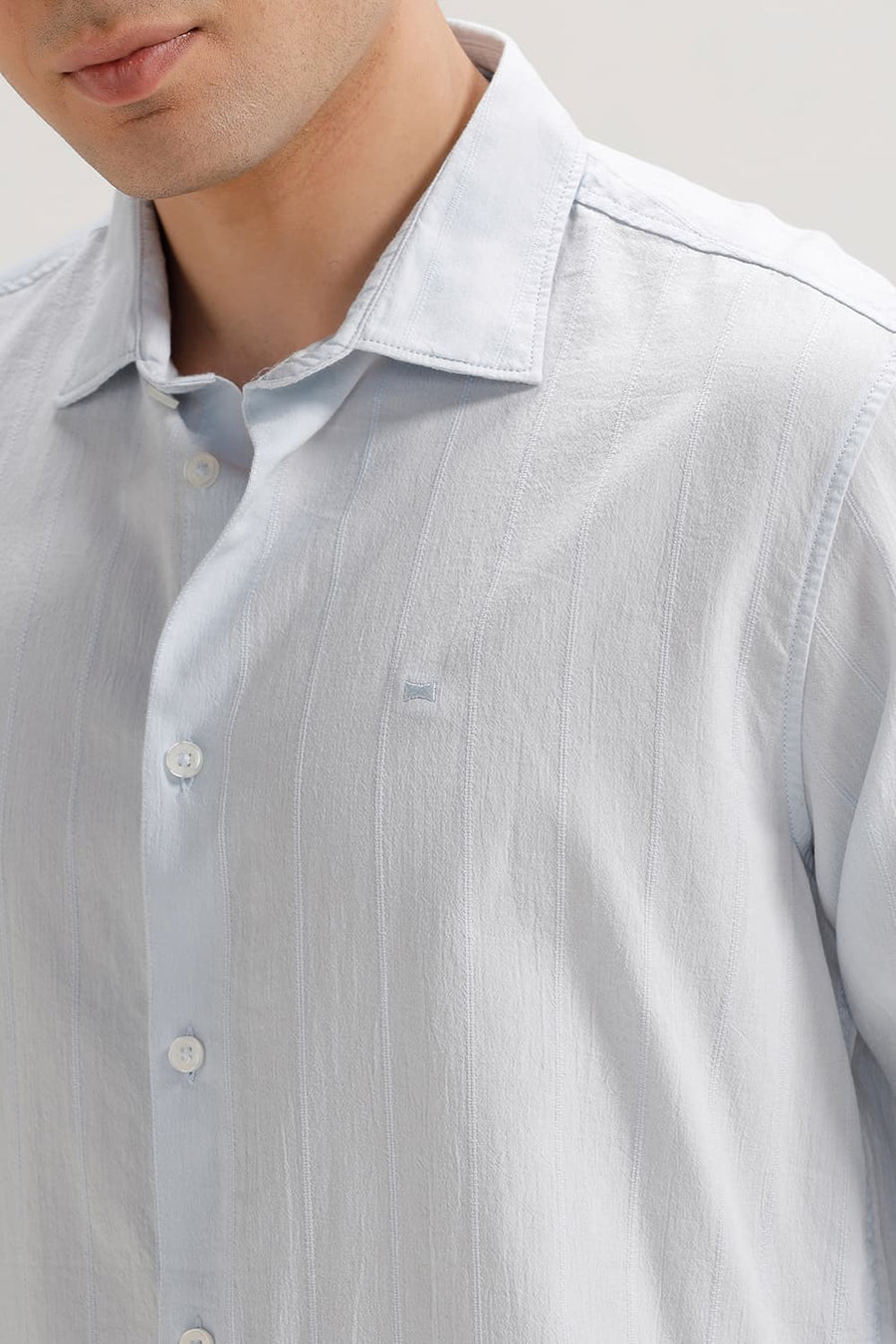 BASICS SLIM FIT BLUE SKYRIDE COTTON SEERSUCKER CRINKLE DOBBY STRIPE SHIRT