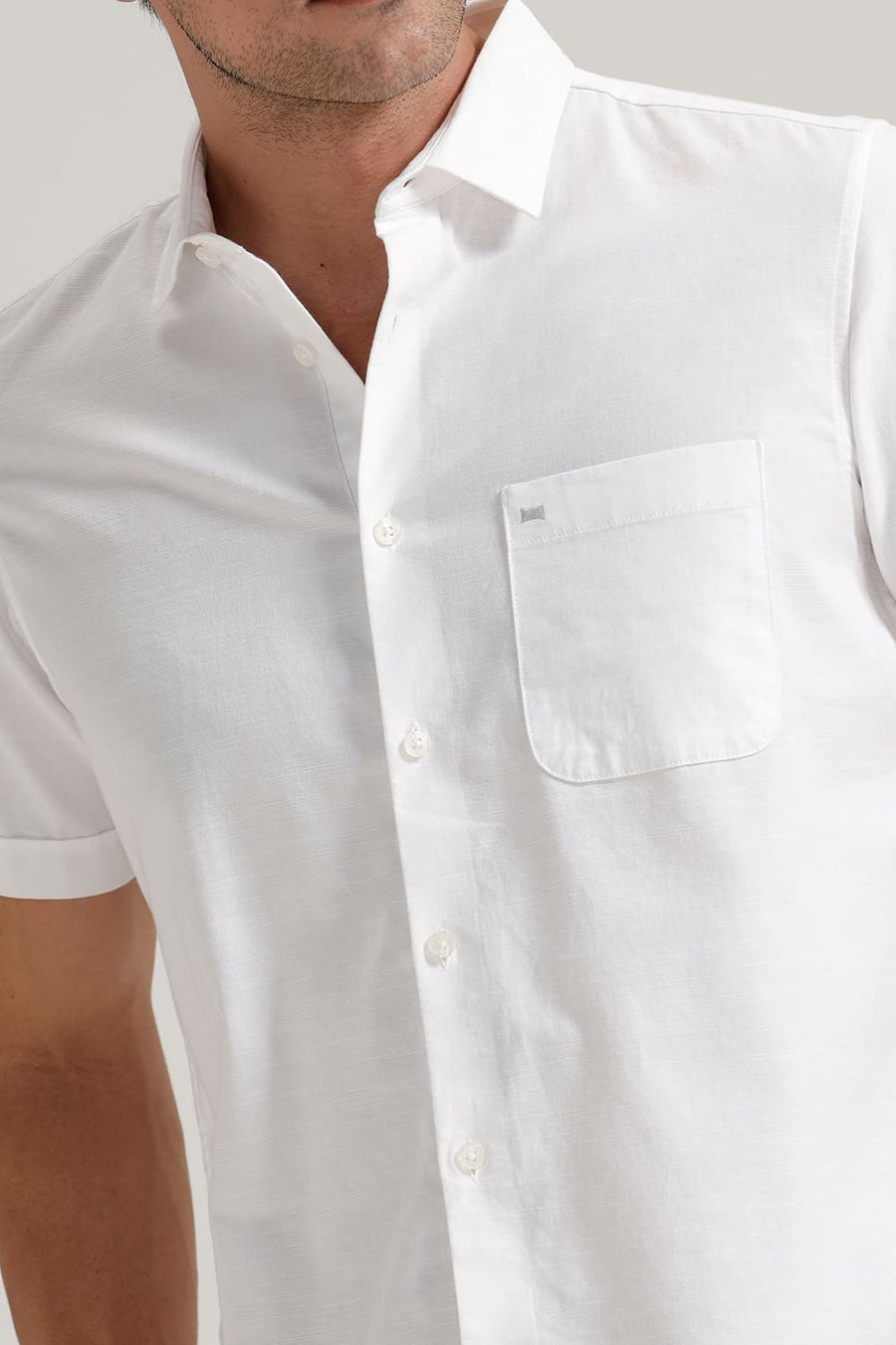 BASICS SLIM FIT BRIGHT WHITE BROKEN TWILL HALFSLEEVES SHIRT
