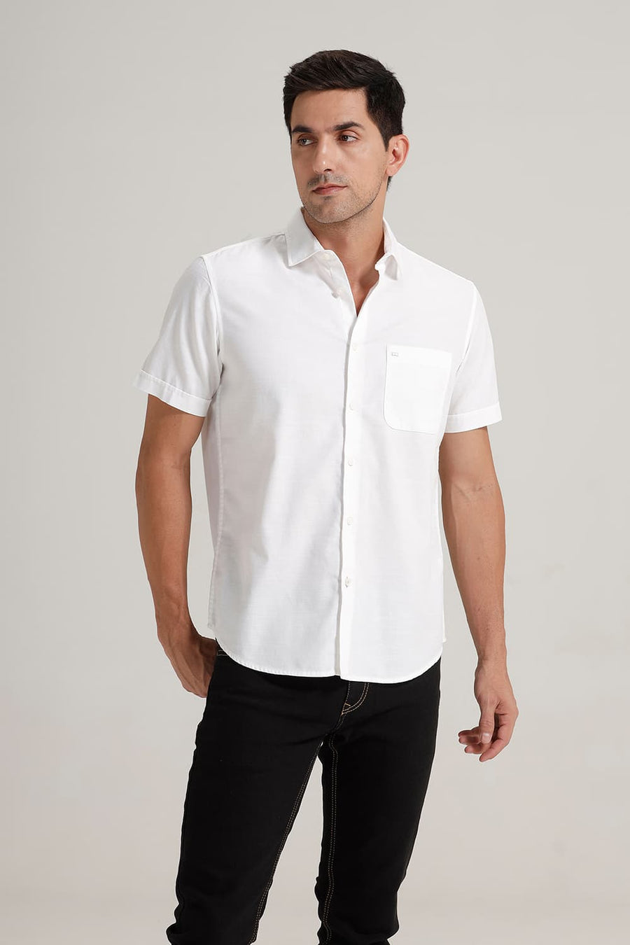 BASICS SLIM FIT BRIGHT WHITE BROKEN TWILL HALFSLEEVES SHIRT