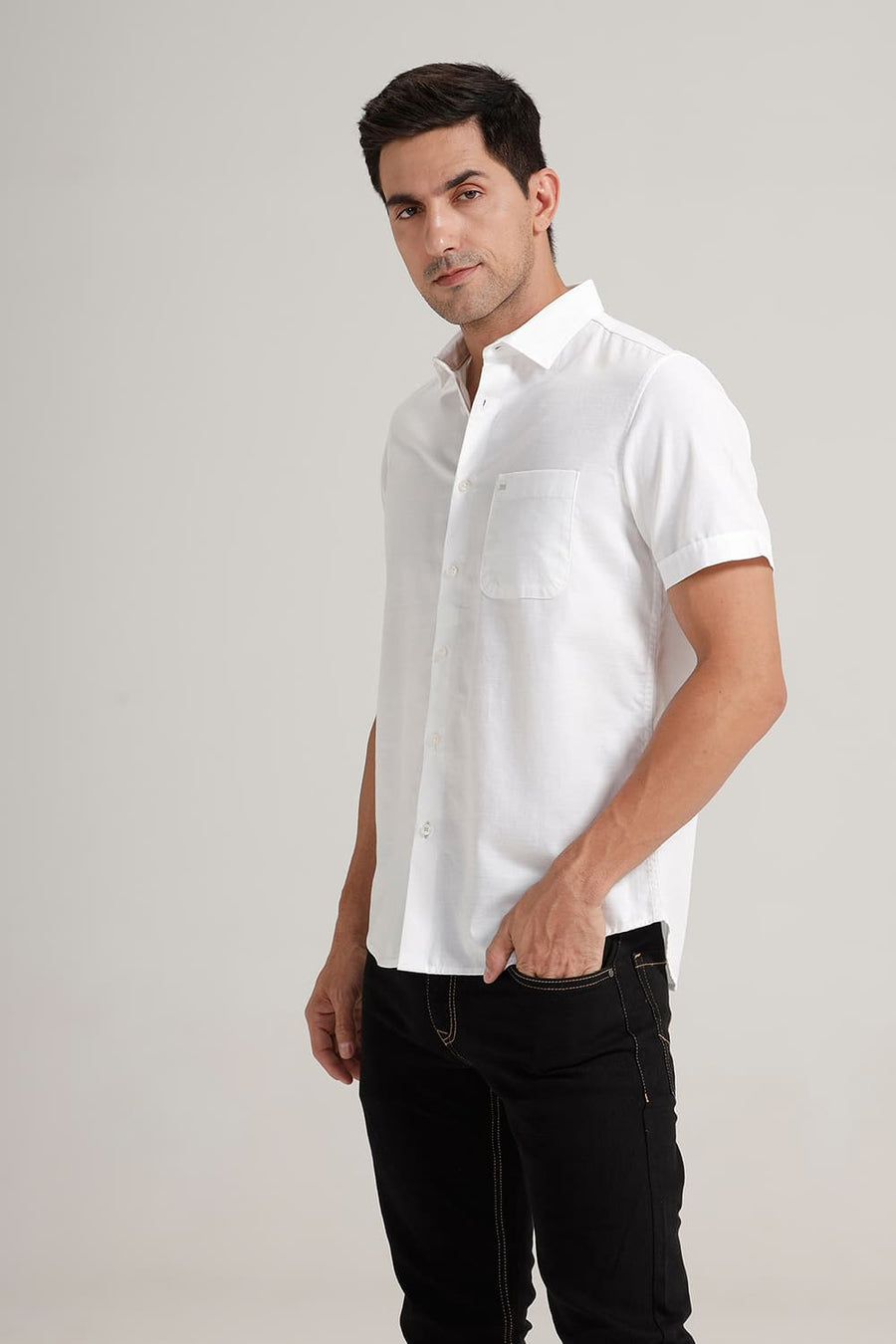 BASICS SLIM FIT BRIGHT WHITE BROKEN TWILL HALFSLEEVES SHIRT