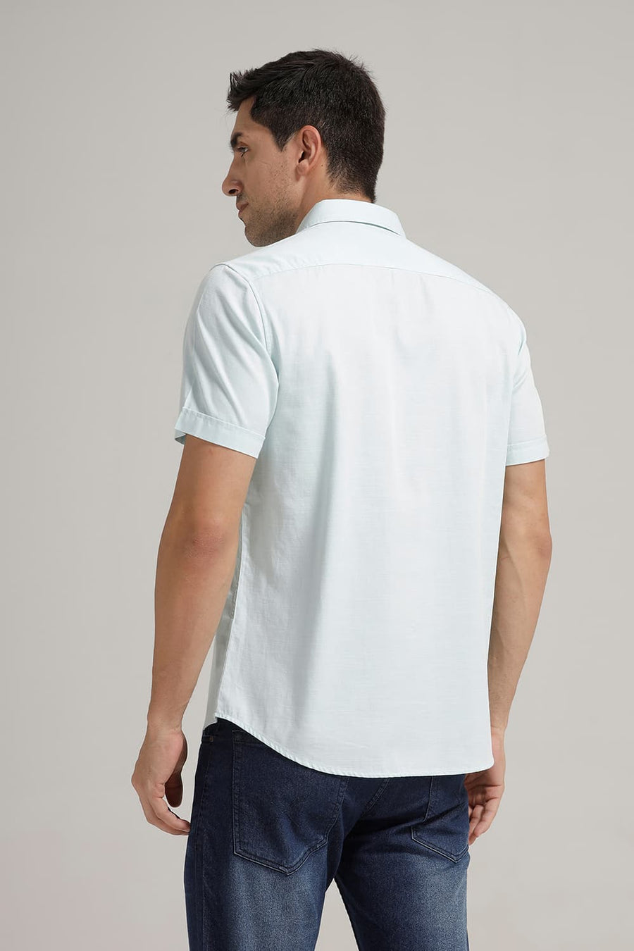BASICS SLIM FIT TINTED AQUA BROKEN TWILL HALFSLEEVES SHIRT