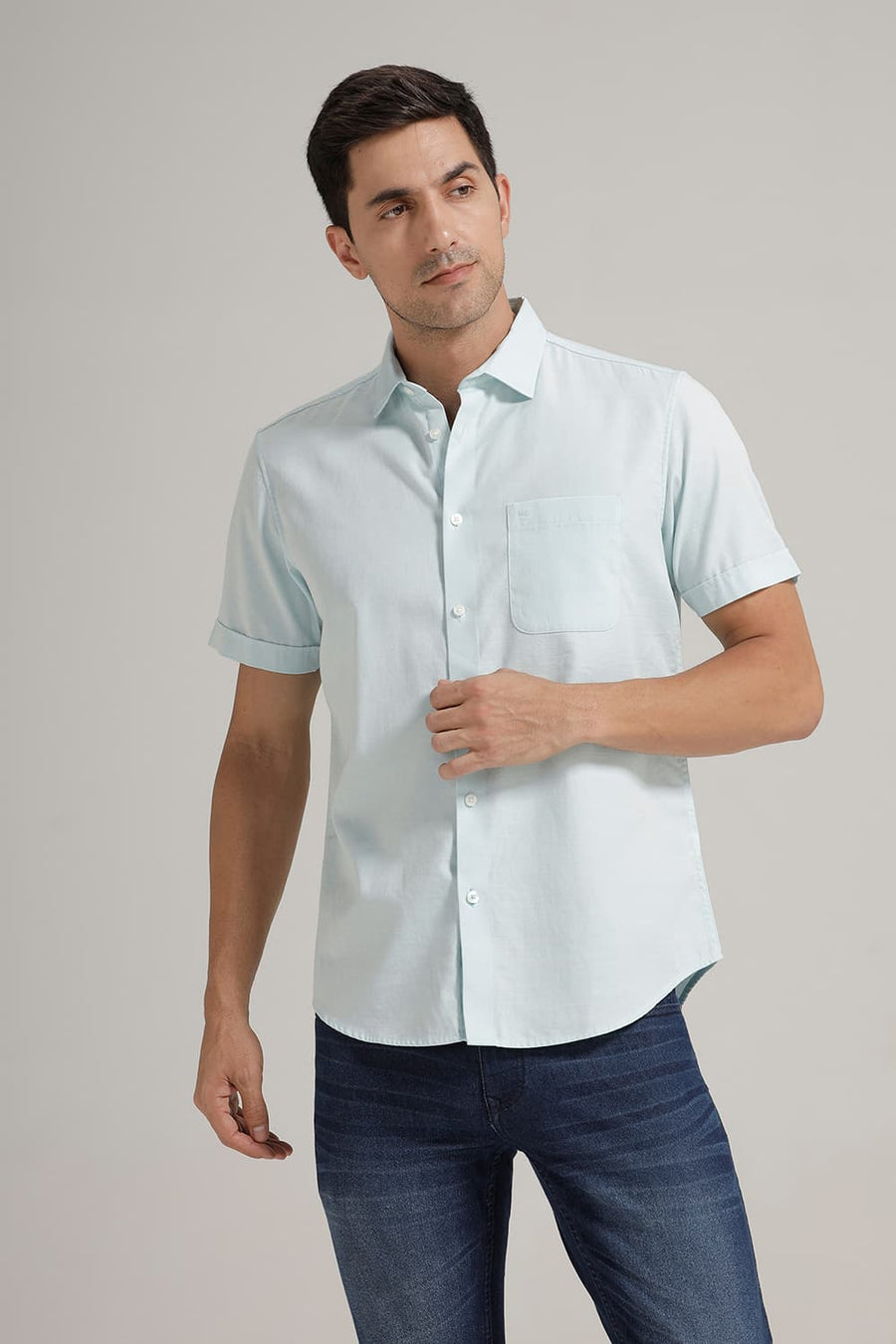 BASICS SLIM FIT TINTED AQUA BROKEN TWILL HALFSLEEVES SHIRT
