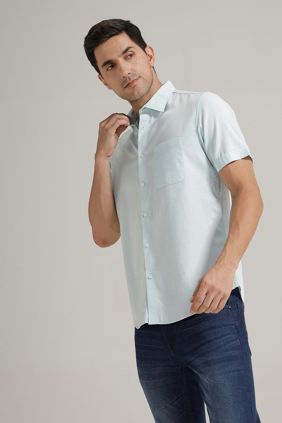 BASICS SLIM FIT TINTED AQUA BROKEN TWILL HALFSLEEVES SHIRT