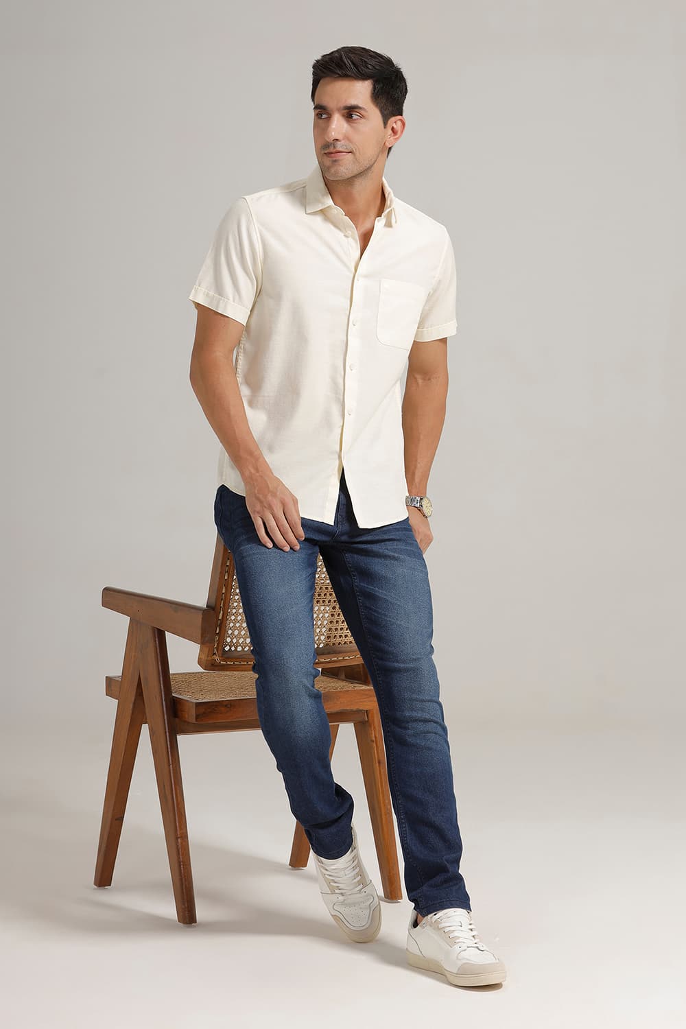 SLIM FIT BROKEN TWILL HALFSLEEVES SHIRT