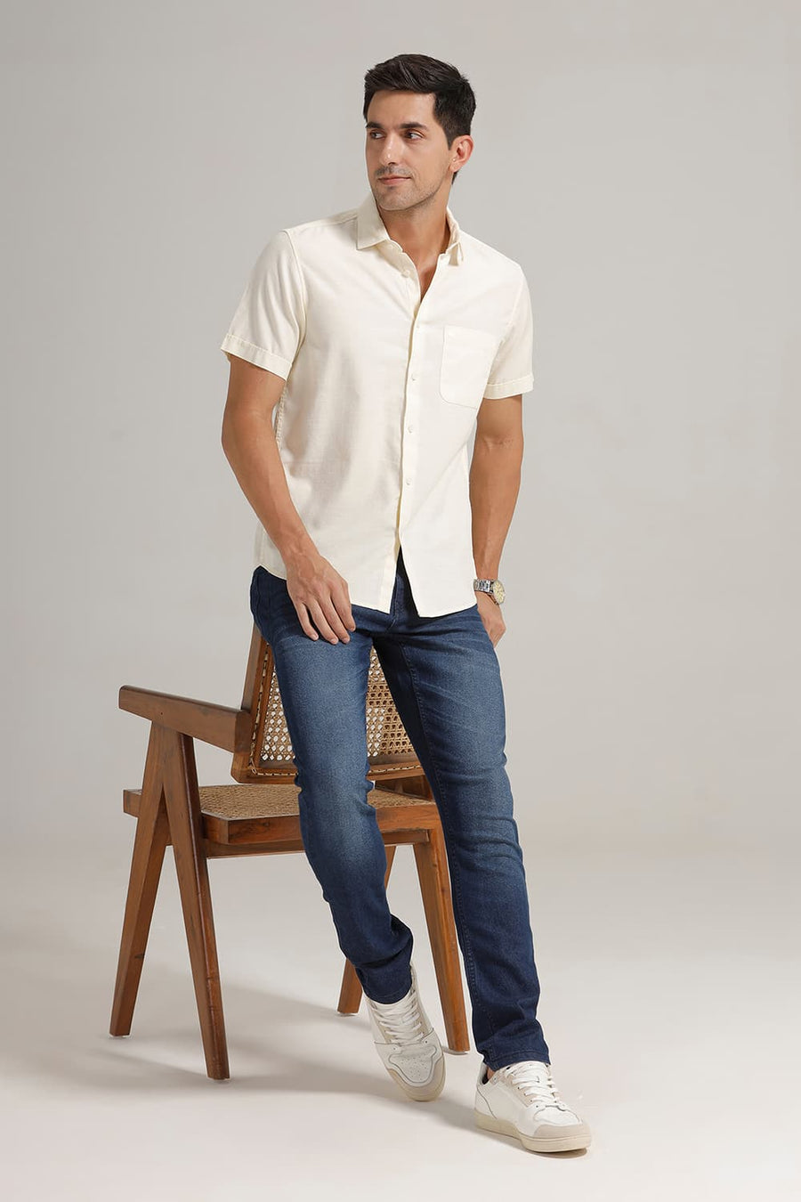 BASICS SLIM FIT WINTER WHITE BROKEN TWILL HALFSLEEVES SHIRT