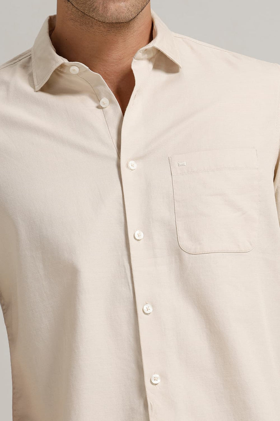BASICS SLIM FIT BEIGE SAND BROKEN TWILL HALFSLEEVES SHIRT