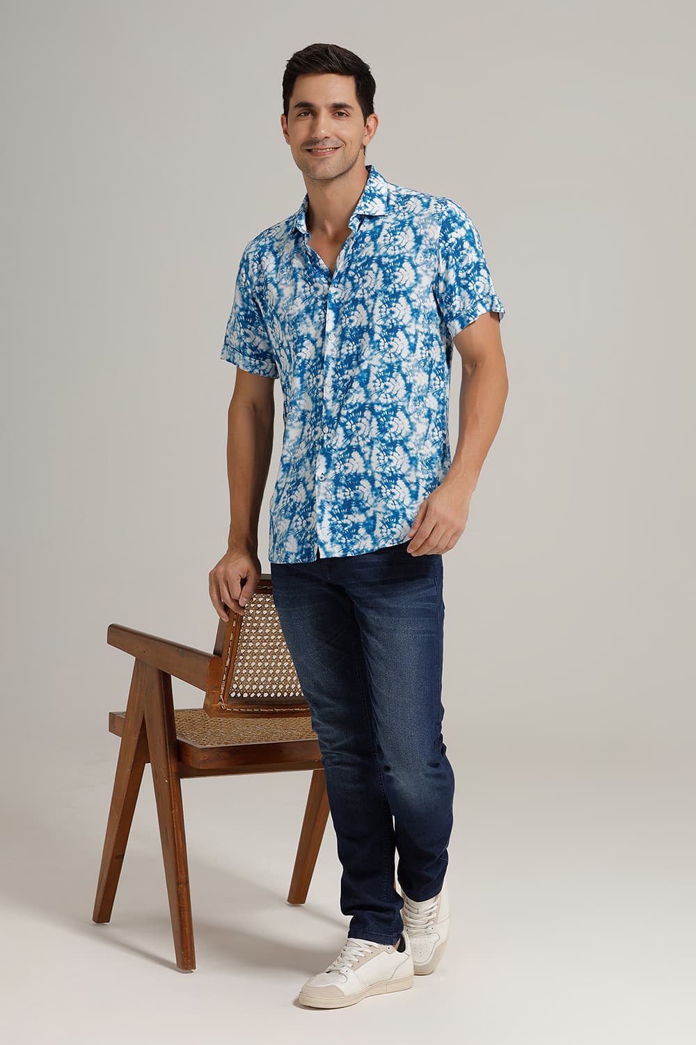 SLIM FIT VISCOSE DIGITAL PRINTED HALFSLEEVES SHIRT