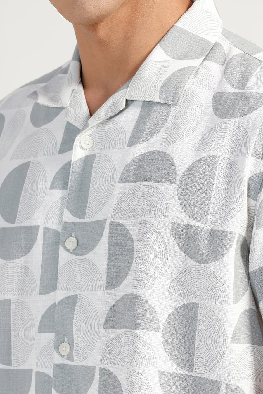 BASICS RELAXED FIT CLOUD WHITE COTTON HOPSACK PRINTED HALFSLEEVES SHIRT