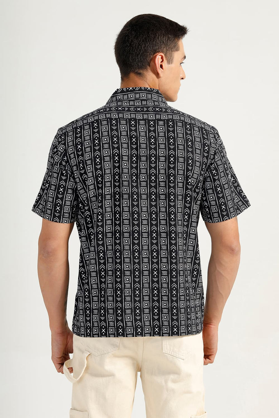 BASICS RELAXED FIT BLACK BEAUTY COTTON HOPSACK PRINTED HALFSLEEVES SHIRT