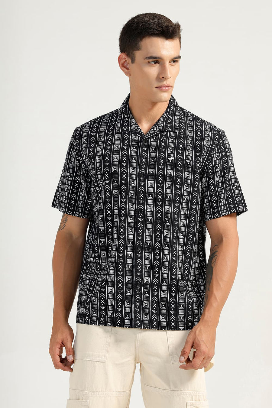 BASICS RELAXED FIT BLACK BEAUTY COTTON HOPSACK PRINTED HALFSLEEVES SHIRT