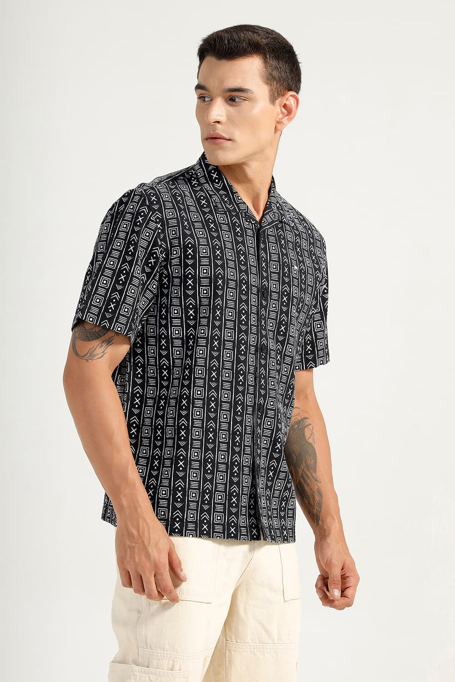 BASICS RELAXED FIT BLACK BEAUTY COTTON HOPSACK PRINTED HALFSLEEVES SHIRT
