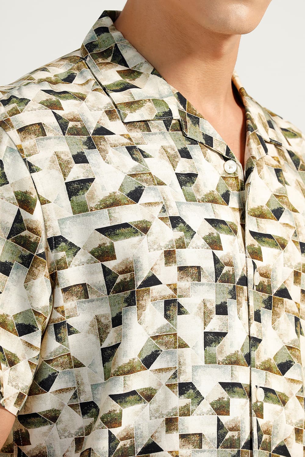 RELAXED FIT VISCOSE DIGITAL PRINTED HALFSLEEVES SHIRT
