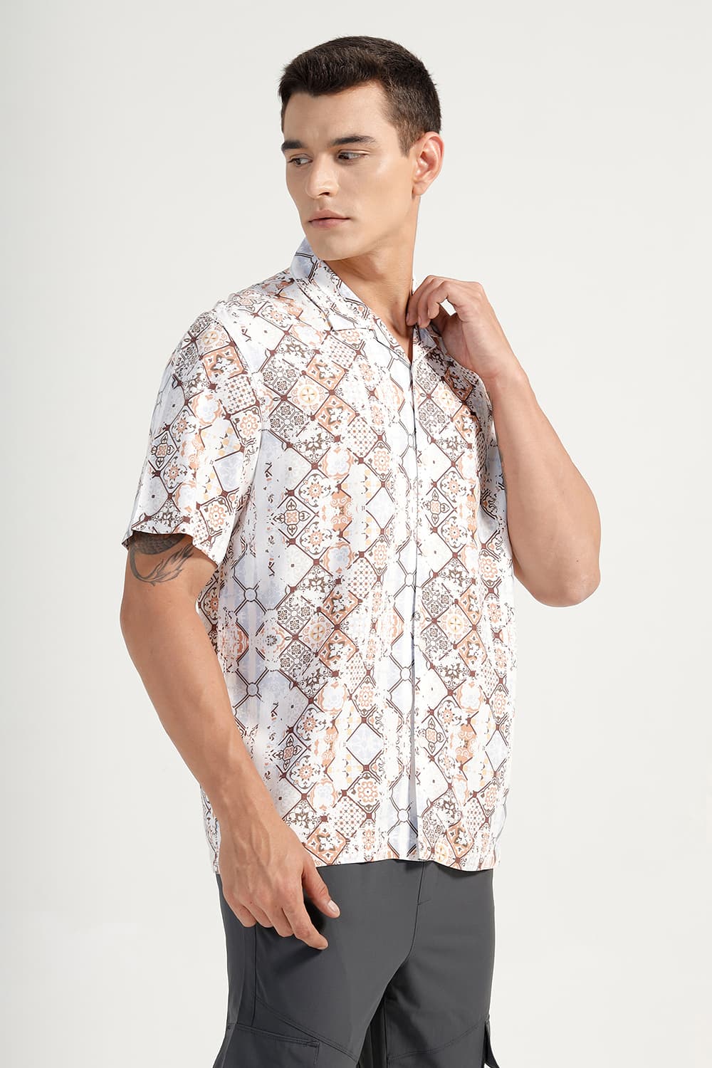RELAXED FIT VISCOSE DIGITAL PRINTED HALFSLEEVES SHIRT
