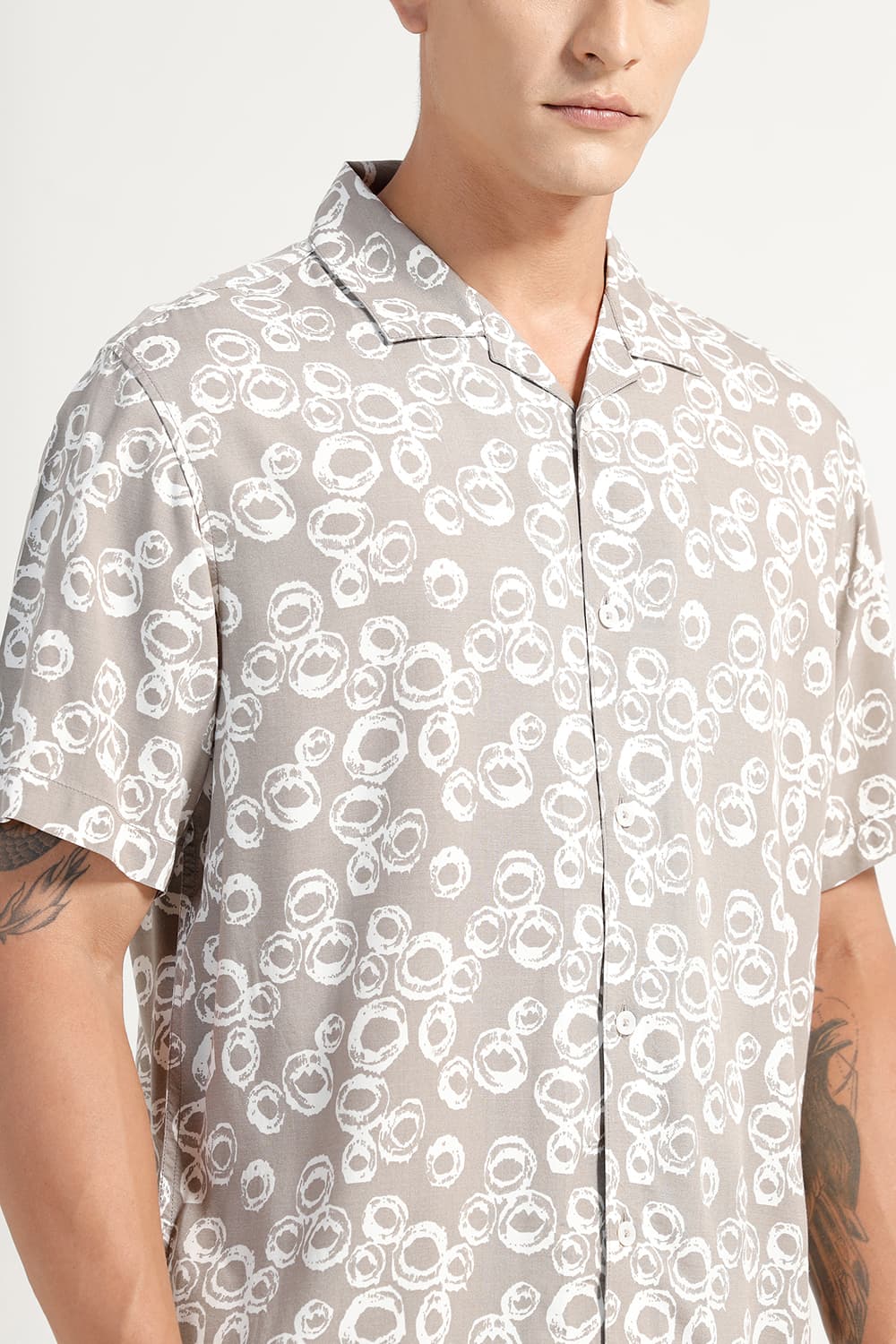 RELAXED FIT VISCOSE PRINTED HALFSLEEVES SHIRT