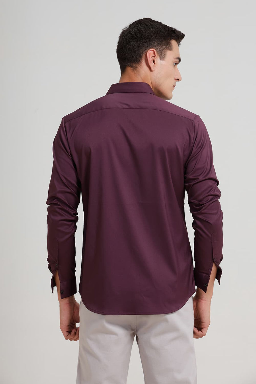 BASICS SLIM FIT FIG WINE POLYESTER STRETCH TWILL SHIRT