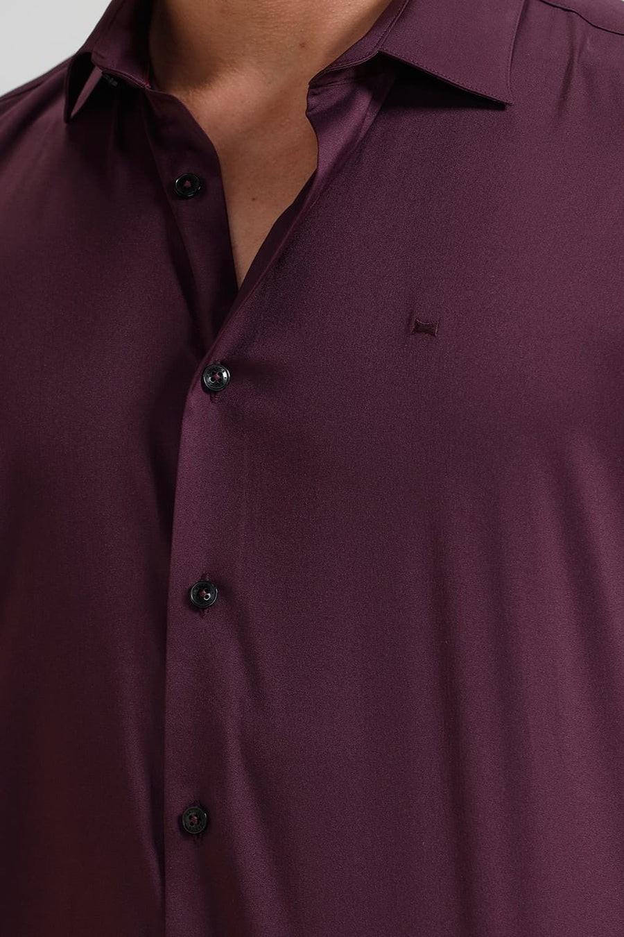 BASICS SLIM FIT FIG WINE POLYESTER STRETCH TWILL SHIRT