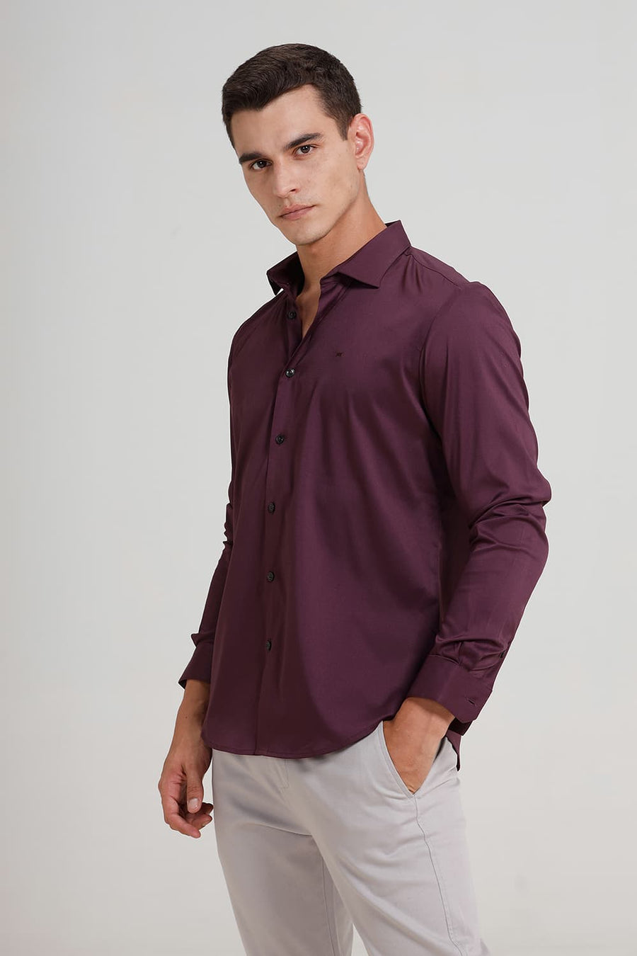 BASICS SLIM FIT FIG WINE POLYESTER STRETCH TWILL SHIRT
