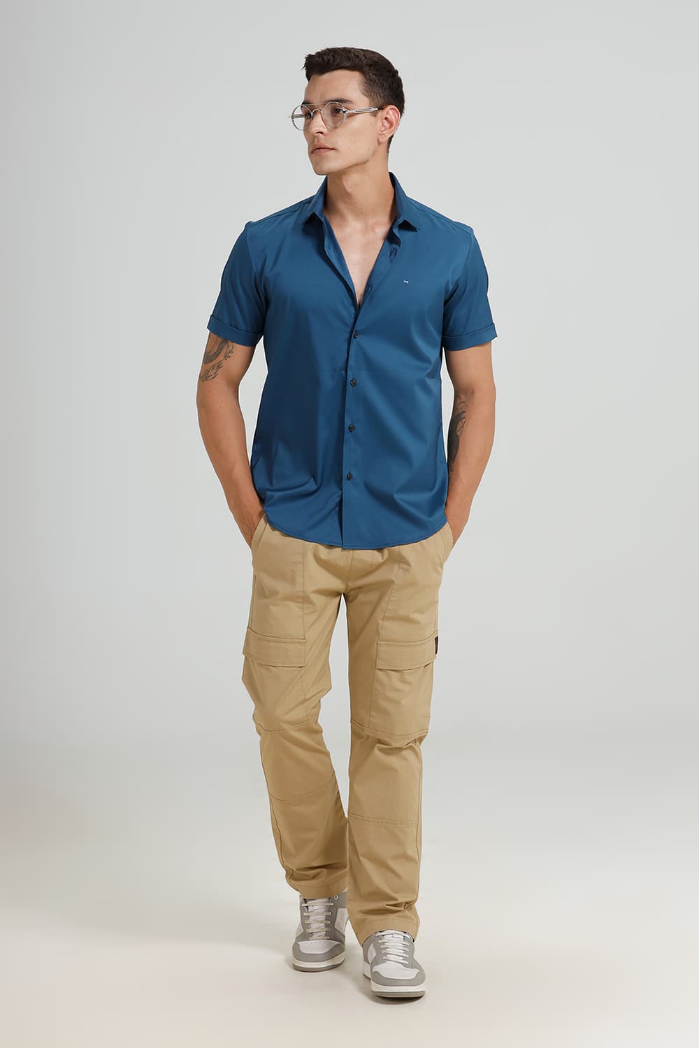 SLIM FIT POLYESTER STRETCH TWILL HALFSLEEVES SHIRT