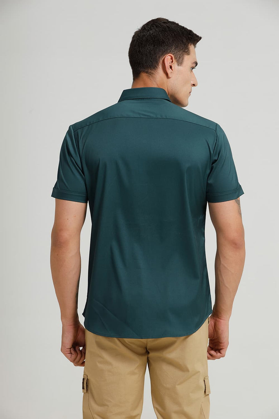 BASICS SLIM FIT JUNGLE GREEN POLYESTER STRETCH TWILL HALFSLEEVES SHIRT