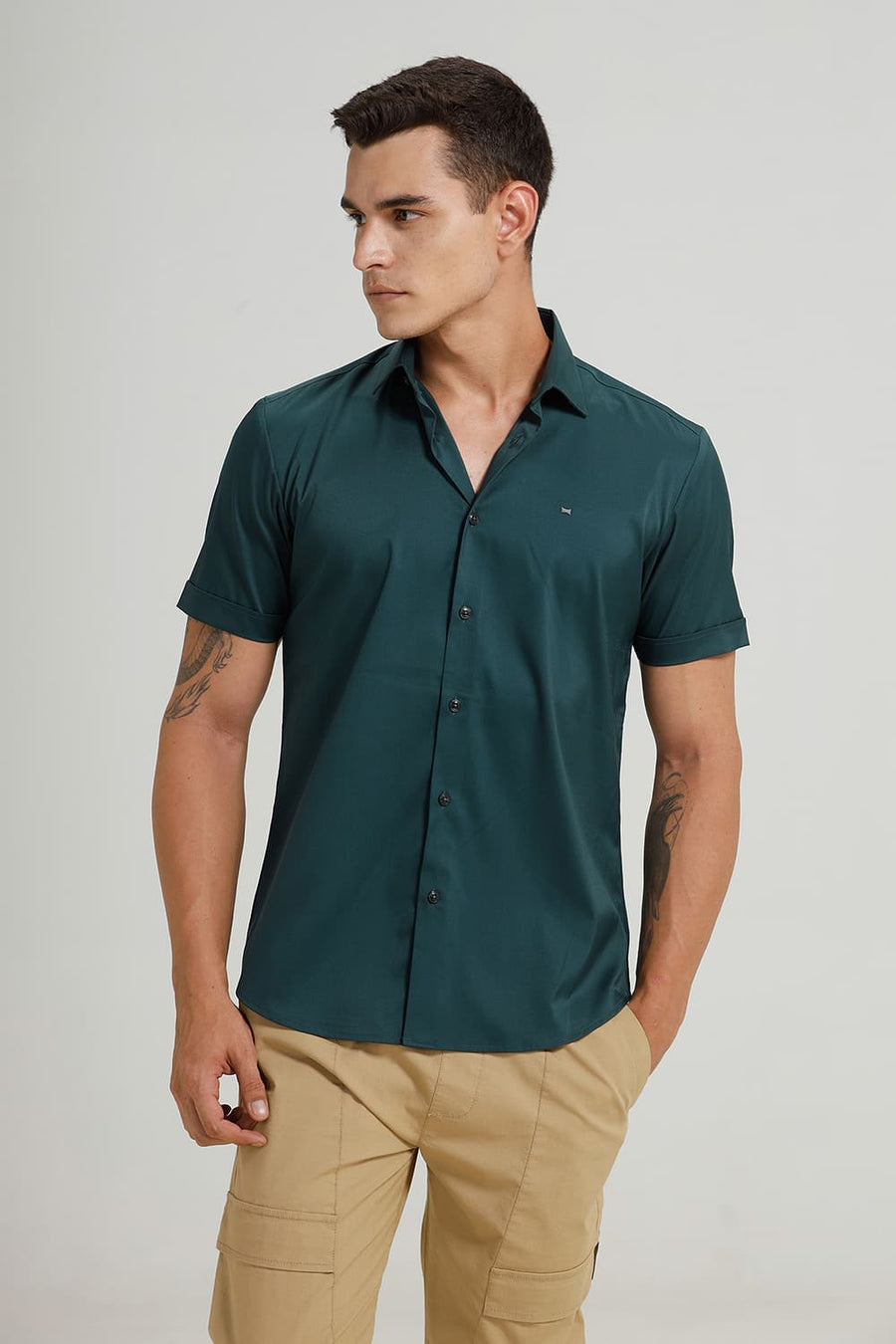 BASICS SLIM FIT JUNGLE GREEN POLYESTER STRETCH TWILL HALFSLEEVES SHIRT