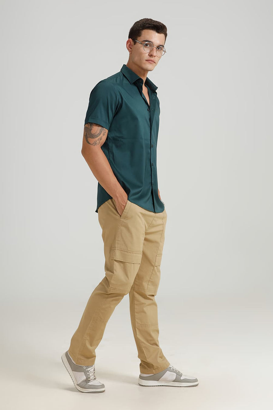 BASICS SLIM FIT JUNGLE GREEN POLYESTER STRETCH TWILL HALFSLEEVES SHIRT