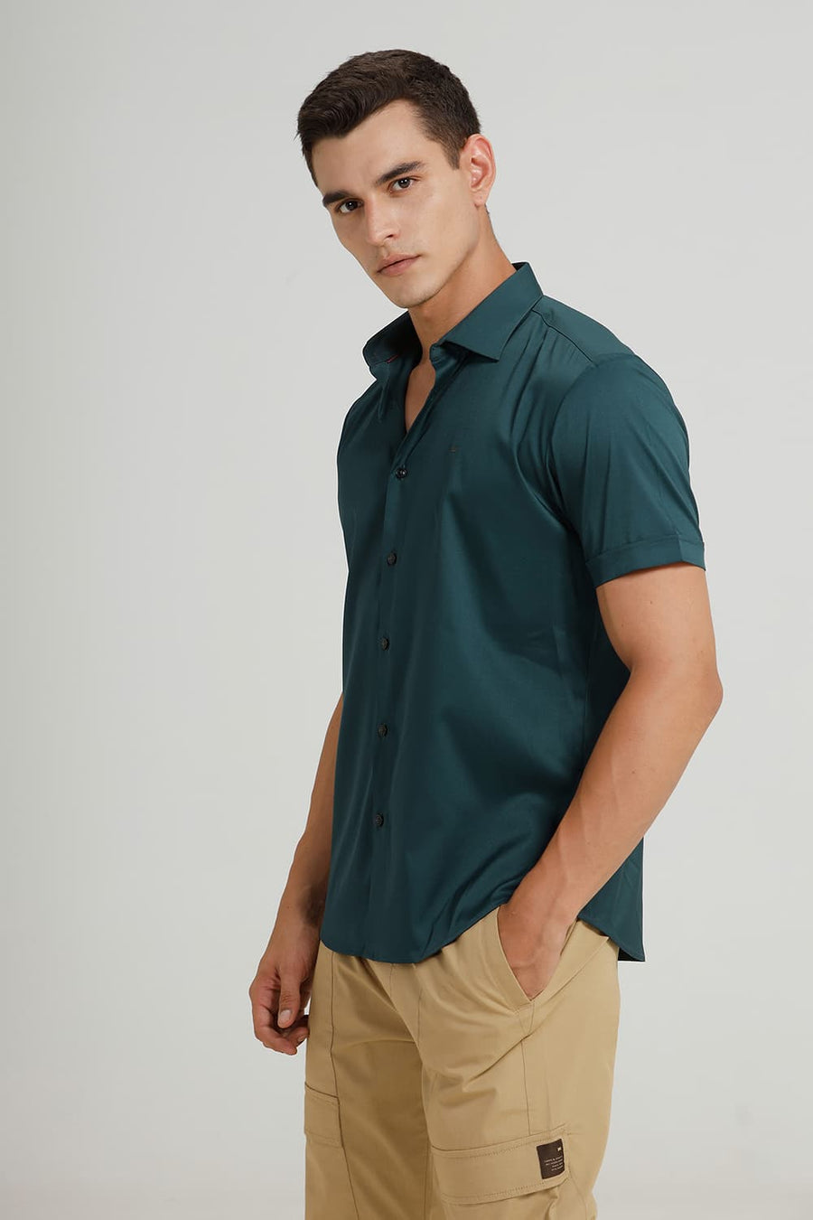 BASICS SLIM FIT JUNGLE GREEN POLYESTER STRETCH TWILL HALFSLEEVES SHIRT
