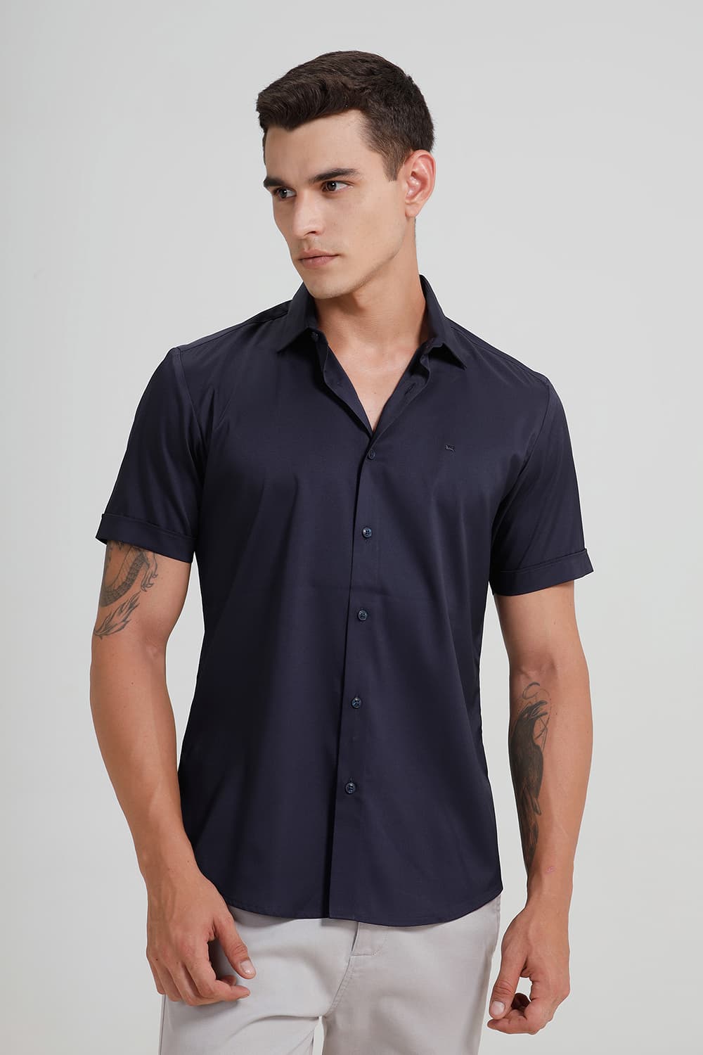 SLIM FIT POLYESTER STRETCH TWILL HALFSLEEVES SHIRT