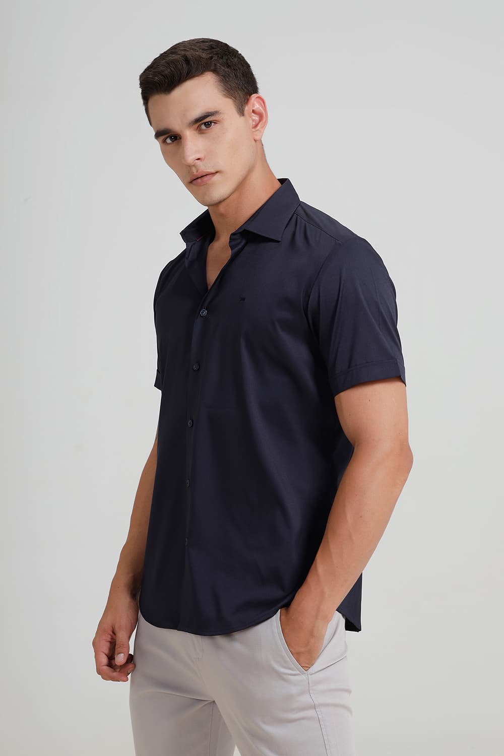 SLIM FIT POLYESTER STRETCH TWILL HALFSLEEVES SHIRT