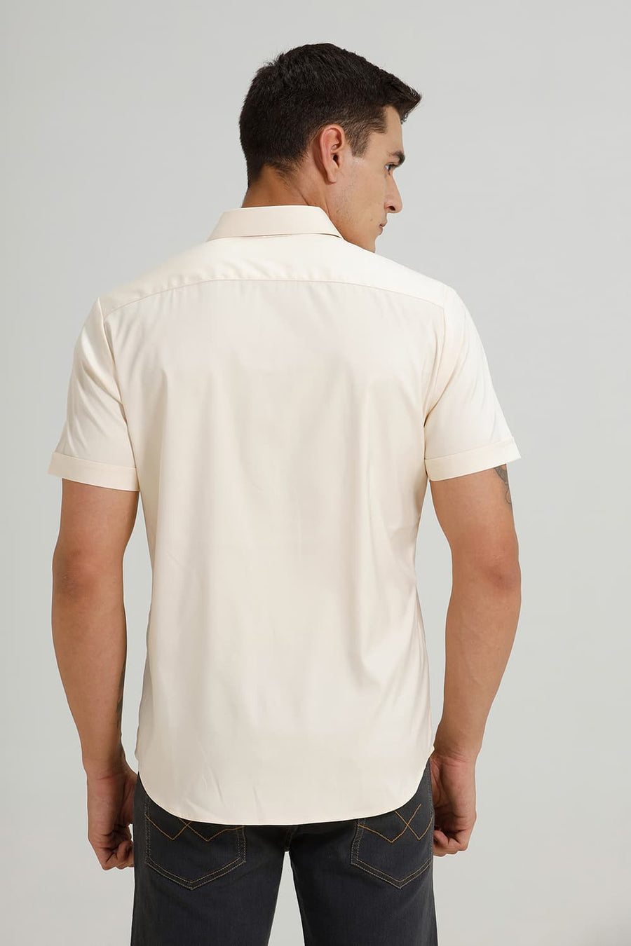 BASICS SLIM FIT BUTTERCREAM BEIGE POLYESTER STRETCH TWILL HALFSLEEVES SHIRT