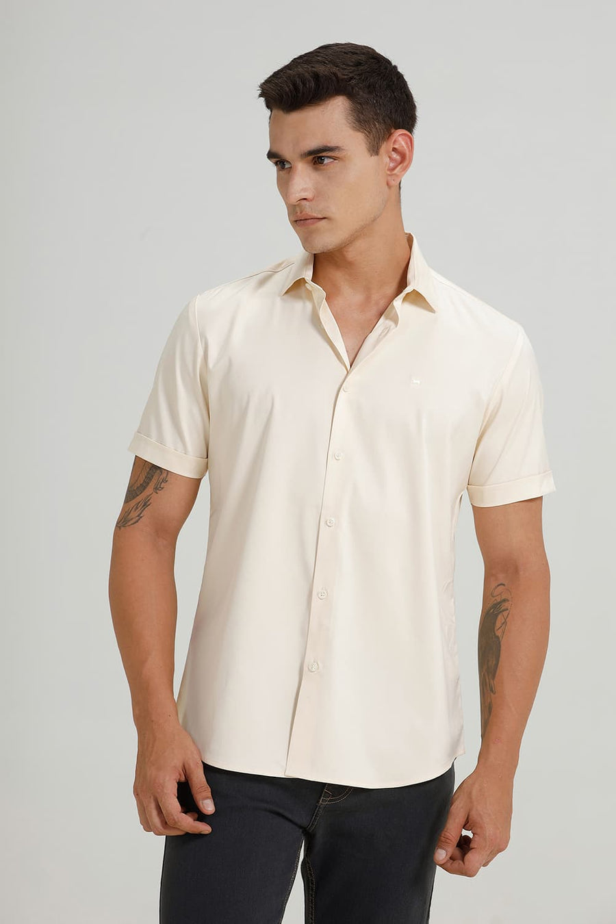 BASICS SLIM FIT BUTTERCREAM BEIGE POLYESTER STRETCH TWILL HALFSLEEVES SHIRT