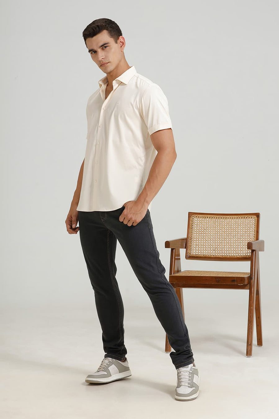 BASICS SLIM FIT BUTTERCREAM BEIGE POLYESTER STRETCH TWILL HALFSLEEVES SHIRT